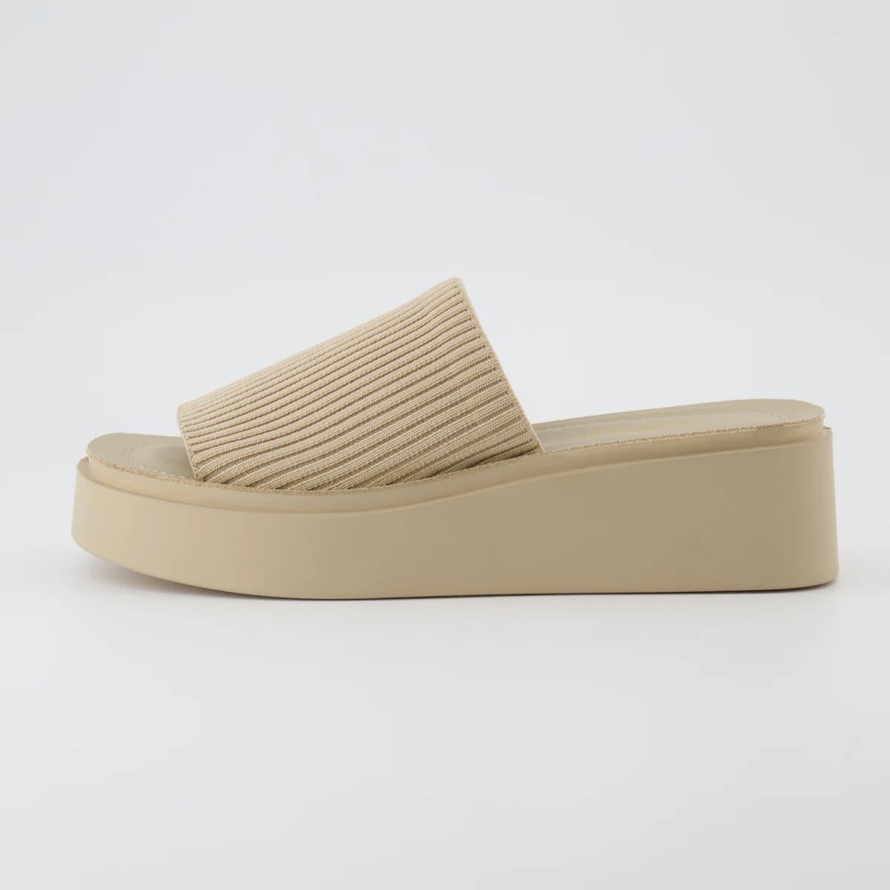 Cushionaire Pim Knit Platform Sandals